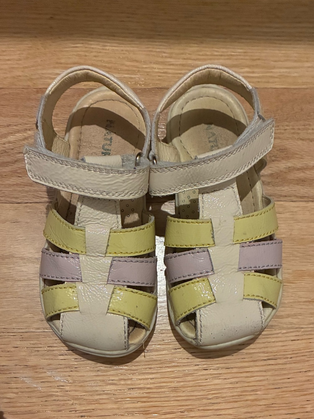 Naturino Patent Sandals Size 25